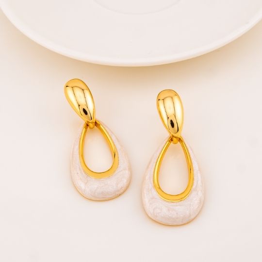Aretes colgantes esmaltados baño 18k