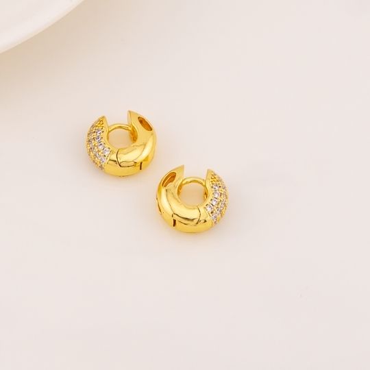 Huggies minis 12mm con zirconias baño 18k