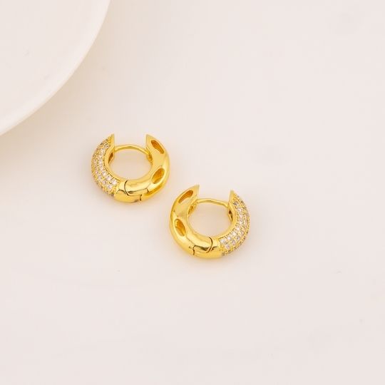 Huggies 18mm con zirconias baño 18k