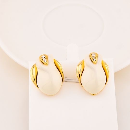 Aretes stud de tulipan baño 18k