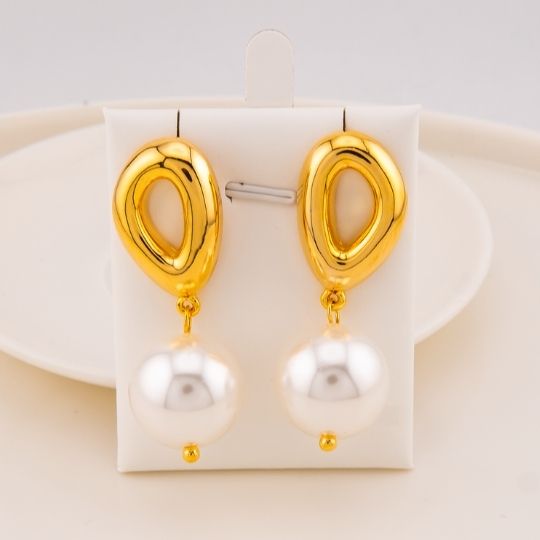 Aretes colgantes con perlas baño 18k
