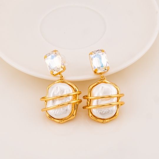 Aretes colgantes con perla baño 18k