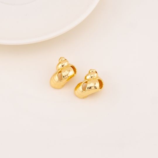 Dije caracol de mar solido baño 18k