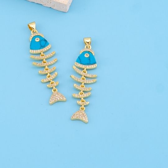 Dije pez en turqueza y micropave