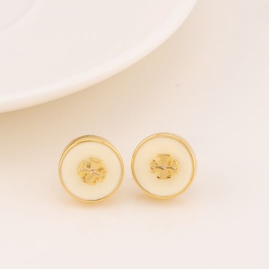 Aretes stud redondos de marca baño 18k