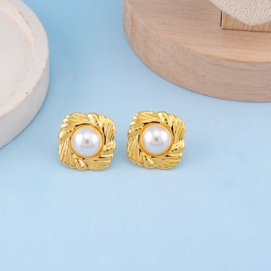Aretes cuadrados con perla en acero inoxidable