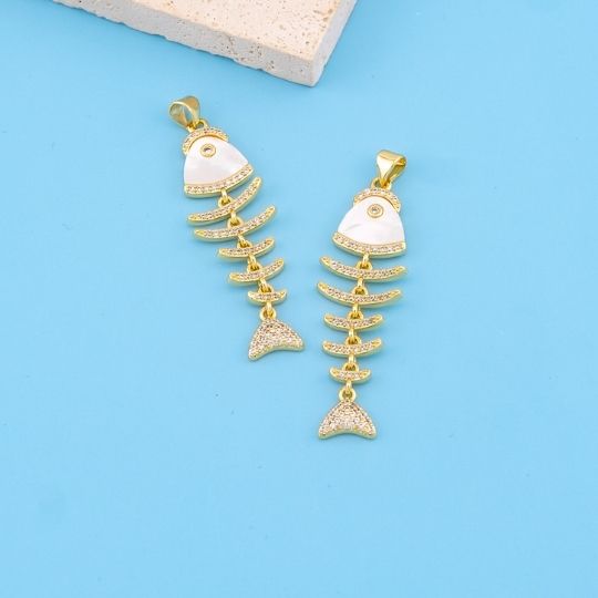 Dije pez en concha nacar y micropave