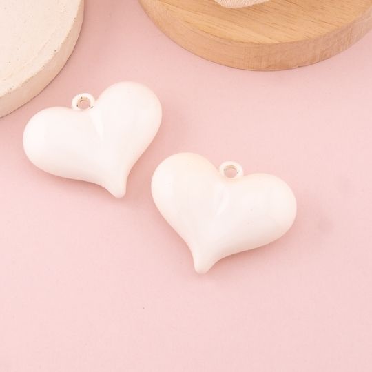 Dije chunky de corazon esmaltado baño 18k