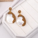 Aretes colgantes de concha nacar con Rhisnestone