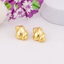 Aretes stud concha de mar baño 18k