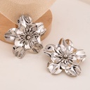 Aretes de flor chunky baño 18k