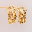 Aretes studs con lluvia de hojas baño 18k pin de plata