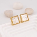 Aretes studs cuadrados con madre perla, zirconias con baño 18k