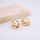 Aretes flor con zirconias y perla baño 18k pin de plata