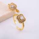 Anillo ajustable  con zirconias baño 18k 