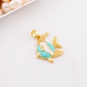 Dije en forma de pez esmaltado  baño 18k