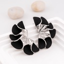 Aretes stud flor esmatado baño 18k