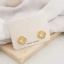 Aretes trebol con zirconias dorado baño 18k