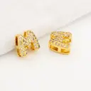 Dije en micropave con baño 18k letra M