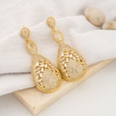 Aretes premiun colgantes con zirconias  baño 18k