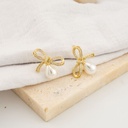 Aretes stud chongo con perlas zirconias baño 18k