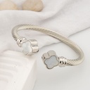 Brazalete trebol conmadre perla y  baño 18k