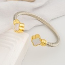 Brazalete trebol dos tonos con madre perla y  baño 18k