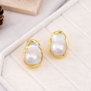 Aretes perla barroca engastada baño 18k