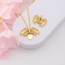 Dije corazon de alas con zirconias baño 18k