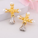 Aretes de cruz doble color con perlas baño 18k