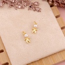 Dije niño con perlita baño 18k