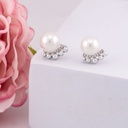 Aretes stud con perlas baño 18k