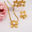 Set de collar, aretes y anillo de flor en acero inoxidable
