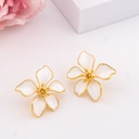 Aretes de flor esmaltadas (BLANCO) baño 18k