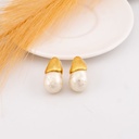 Aretes stud de perla shell baño 18k