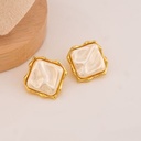 Aretes stud cuadrados baño 18k