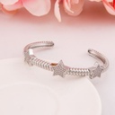 Brazalete de estrella con zirconias baño 18k plat