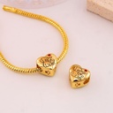 Charm en forma de corazon con ilustracion de perrito baño 18k
