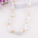 Collar de perlas acrilicas baño 18k