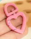 Broche corazon de metal esmaltado para llavero rosa