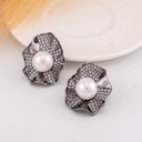 Aretes con zirconias y perla baño 18k