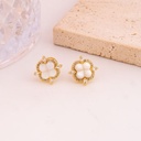 Aretes stud de trebol con zirconias y madre perla baño 18k
