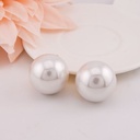 Aretes stud de perlas con patente omega baño 18k
