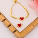 Enlace de corazon rojo en micropave rojo