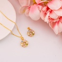 Dije redondo con zirconias baño 18k