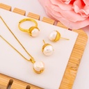 Set de 3 piezas, Cadena Aretes y Anillo con perlas baño 18k