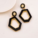 Aretes colgantes concha nacar baño 18k