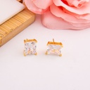 Aretes stud con zirconias y baño 18k