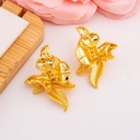 Aretes solidos de flor baño 18k
