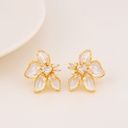 Aretes stud de flor esmaltados baño 18k